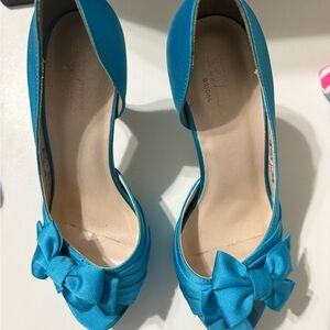 David's Bridal Teal Bow Peep-Toe Pumps size 8